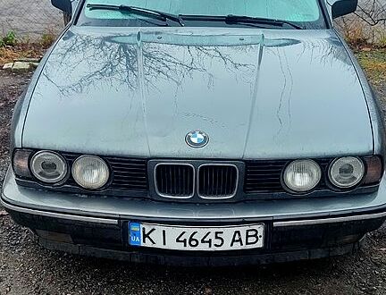 Сірий БМВ 5 Серія, об'ємом двигуна 2 л та пробігом 111 тис. км за 2600 $, фото 1 на Automoto.ua