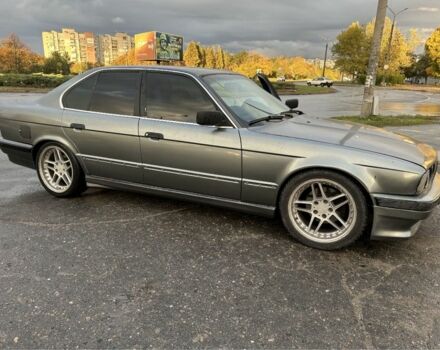 Серый БМВ 5 Серия, объемом двигателя 2.5 л и пробегом 235 тыс. км за 1250 $, фото 1 на Automoto.ua