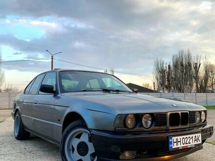 Серый БМВ 5 Серия, объемом двигателя 2 л и пробегом 0 тыс. км за 1700 $, фото 1 на Automoto.ua