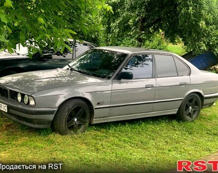 Серый БМВ 5 Серия, объемом двигателя 2 л и пробегом 350 тыс. км за 2700 $, фото 1 на Automoto.ua