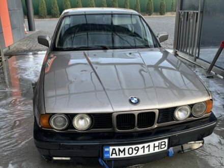 БМВ 5 Серия 1990 в Коростышеве на Automoto.ua Серый БМВ 5 Серия, объемом двигателя 2 л и пробегом 250 тыс. км за 2500 $, фото 1 на Automoto.ua