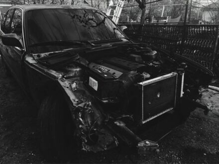 Серый БМВ 5 Серия, объемом двигателя 2 л и пробегом 298 тыс. км за 1200 $, фото 1 на Automoto.ua