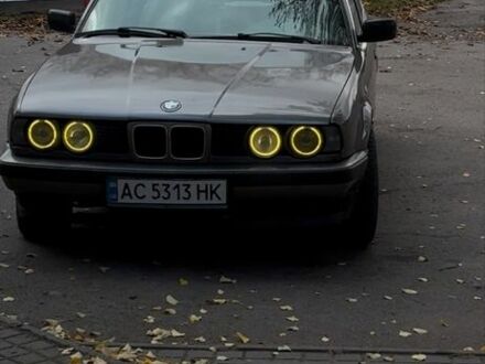 БМВ 5 Серия 1991 в Луцке на Automoto.ua Серый БМВ 5 Серия, объемом двигателя 2.5 л и пробегом 420 тыс. км за 2150 $, фото 1 на Automoto.ua