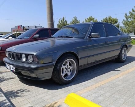 Сірий БМВ 5 Серія, об'ємом двигуна 2 л та пробігом 350 тис. км за 1700 $, фото 1 на Automoto.ua