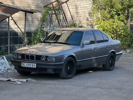 БМВ 5 Серия 1991 в Славянске на Automoto.ua Серый БМВ 5 Серия, объемом двигателя 2 л и пробегом 400 тыс. км за 2350 $, фото 1 на Automoto.ua