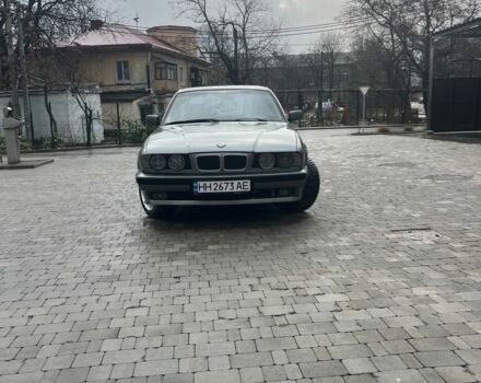 Сірий БМВ 5 Серія, об'ємом двигуна 2 л та пробігом 360 тис. км за 2700 $, фото 1 на Automoto.ua