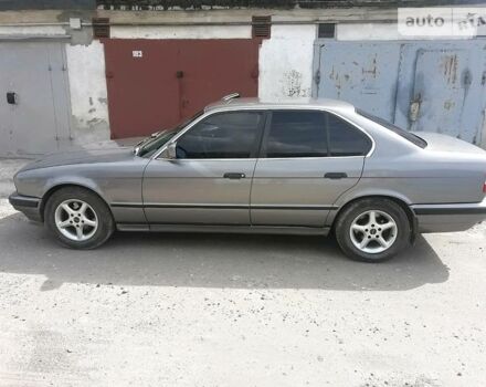 Серый БМВ 5 Серия, объемом двигателя 2.5 л и пробегом 335 тыс. км за 3000 $, фото 1 на Automoto.ua