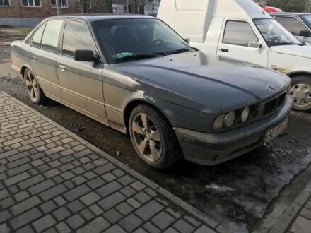 БМВ 5 Серия 1993 в Долинской на Automoto.ua Серый БМВ 5 Серия, объемом двигателя 1.6 л и пробегом 450 тыс. км за 2900 $, фото 1 на Automoto.ua