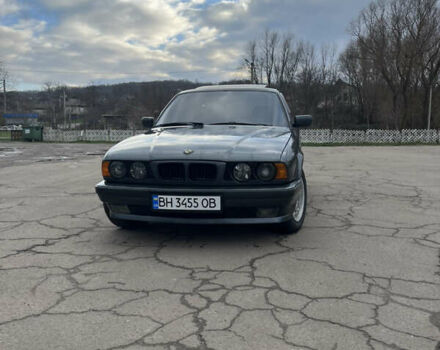 Серый БМВ 5 Серия, объемом двигателя 2.5 л и пробегом 400 тыс. км за 3900 $, фото 1 на Automoto.ua