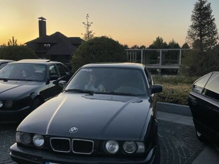 Серый БМВ 5 Серия, объемом двигателя 2 л и пробегом 30 тыс. км за 3500 $, фото 1 на Automoto.ua