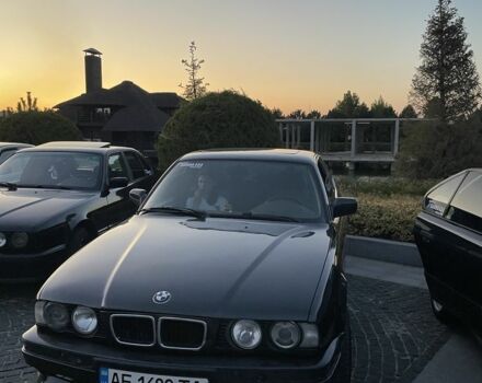 Серый БМВ 5 Серия, объемом двигателя 2 л и пробегом 30 тыс. км за 3500 $, фото 1 на Automoto.ua