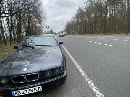 БМВ 5 Серия 1995 в Ярмолинцы на Automoto.ua Серый БМВ 5 Серия, объемом двигателя 1.8 л и пробегом 300 тыс. км за 2200 $, фото 1 на Automoto.ua