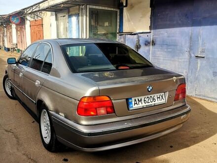 БМВ 5 Серія 1996 у Житомирі на Automoto.ua Сірий БМВ 5 Серія, об'ємом двигуна 25 л та пробігом 366 тис. км за 3250 $, фото 1 на Automoto.ua