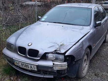 Серый БМВ 5 Серия, объемом двигателя 2.8 л и пробегом 343 тыс. км за 3100 $, фото 1 на Automoto.ua