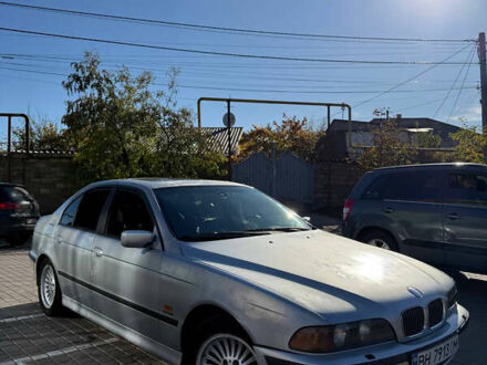 Сірий БМВ 5 Серія, об'ємом двигуна 2.79 л та пробігом 222 тис. км за 2950 $, фото 1 на Automoto.ua