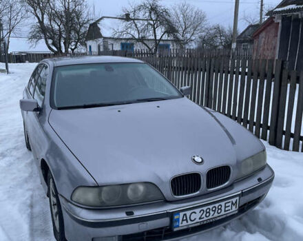 Серый БМВ 5 Серия, объемом двигателя 2.3 л и пробегом 350 тыс. км за 2850 $, фото 1 на Automoto.ua