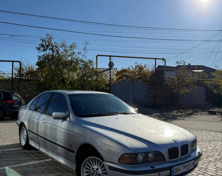 Серый БМВ 5 Серия, объемом двигателя 2 л и пробегом 225 тыс. км за 3600 $, фото 1 на Automoto.ua