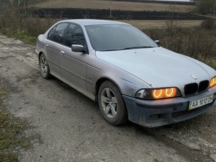 Серый БМВ 5 Серия, объемом двигателя 2 л и пробегом 300 тыс. км за 2850 $, фото 1 на Automoto.ua