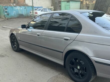 Серый БМВ 5 Серия, объемом двигателя 2 л и пробегом 433 тыс. км за 4900 $, фото 1 на Automoto.ua