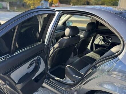 Серый БМВ 5 Серия, объемом двигателя 2.5 л и пробегом 345 тыс. км за 3700 $, фото 1 на Automoto.ua