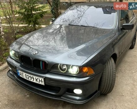 Серый БМВ 5 Серия, объемом двигателя 3.5 л и пробегом 300 тыс. км за 5500 $, фото 1 на Automoto.ua