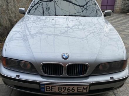 Серый БМВ 5 Серия, объемом двигателя 2 л и пробегом 650 тыс. км за 5000 $, фото 1 на Automoto.ua
