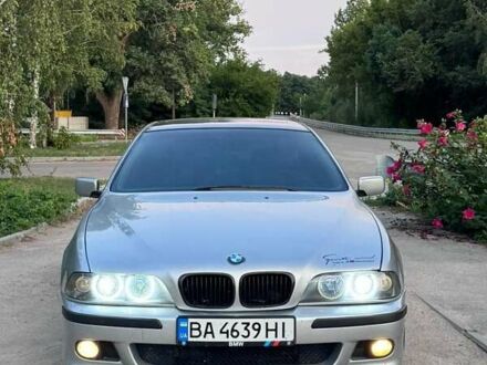 Серый БМВ 5 Серия, объемом двигателя 3.5 л и пробегом 400 тыс. км за 4500 $, фото 1 на Automoto.ua