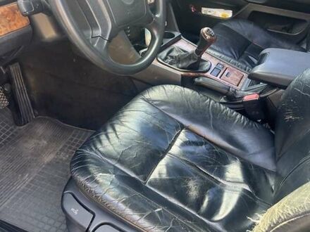 БМВ 5 Серия 1997 в Чернигове на Automoto.ua Серый БМВ 5 Серия, объемом двигателя 2 л и пробегом 500 тыс. км за 3300 $, фото 1 на Automoto.ua