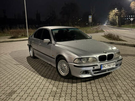 Серый БМВ 5 Серия, объемом двигателя 3.5 л и пробегом 570 тыс. км за 3400 $, фото 1 на Automoto.ua