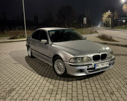 Серый БМВ 5 Серия, объемом двигателя 3.5 л и пробегом 570 тыс. км за 3400 $, фото 1 на Automoto.ua