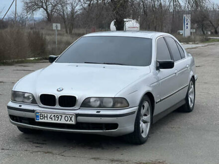 Серый БМВ 5 Серия, объемом двигателя 3 л и пробегом 500 тыс. км за 4800 $, фото 1 на Automoto.ua