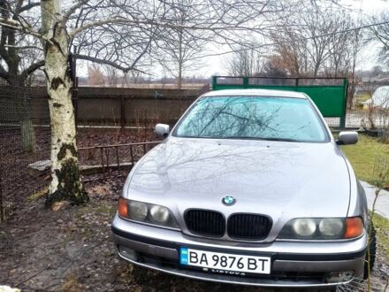 Серый БМВ 5 Серия, объемом двигателя 2.5 л и пробегом 200 тыс. км за 5000 $, фото 1 на Automoto.ua