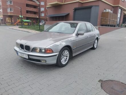 Серый БМВ 5 Серия, объемом двигателя 2.5 л и пробегом 400 тыс. км за 2299 $, фото 1 на Automoto.ua