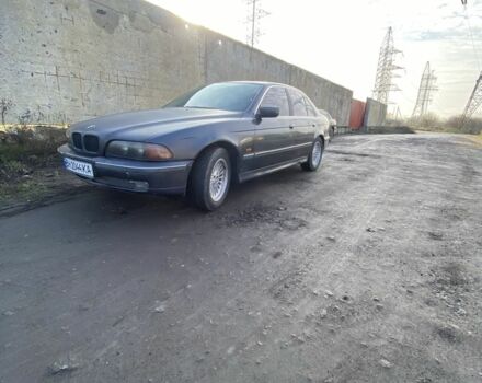 Серый БМВ 5 Серия, объемом двигателя 2 л и пробегом 200 тыс. км за 2950 $, фото 1 на Automoto.ua