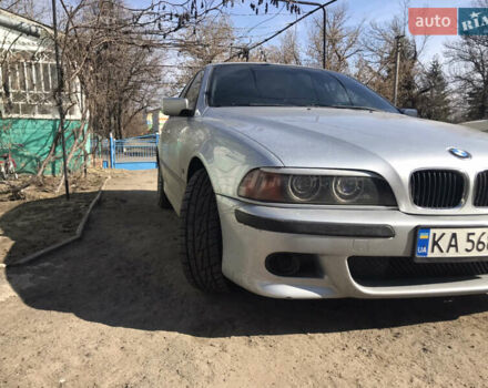 Серый БМВ 5 Серия, объемом двигателя 3.5 л и пробегом 528 тыс. км за 4000 $, фото 1 на Automoto.ua