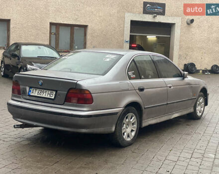 Серый БМВ 5 Серия, объемом двигателя 2.5 л и пробегом 380 тыс. км за 1550 $, фото 1 на Automoto.ua