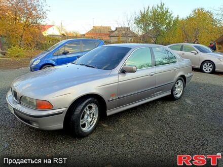 Серый БМВ 5 Серия, объемом двигателя 3.5 л и пробегом 200 тыс. км за 3650 $, фото 1 на Automoto.ua