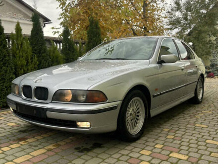 Серый БМВ 5 Серия, объемом двигателя 2.5 л и пробегом 154 тыс. км за 2800 $, фото 1 на Automoto.ua