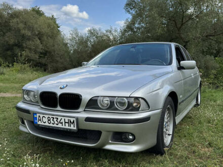 Серый БМВ 5 Серия, объемом двигателя 3.5 л и пробегом 356 тыс. км за 5000 $, фото 1 на Automoto.ua