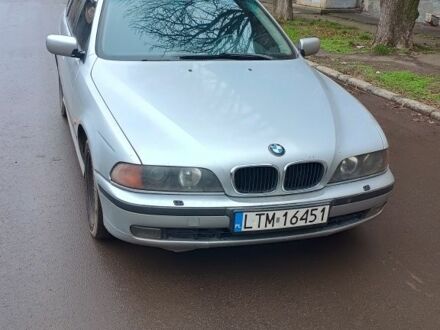 Серый БМВ 5 Серия, объемом двигателя 3 л и пробегом 500 тыс. км за 2500 $, фото 1 на Automoto.ua