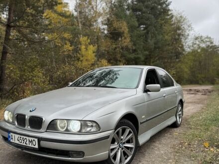 Серый БМВ 5 Серия, объемом двигателя 3 л и пробегом 334 тыс. км за 4500 $, фото 1 на Automoto.ua