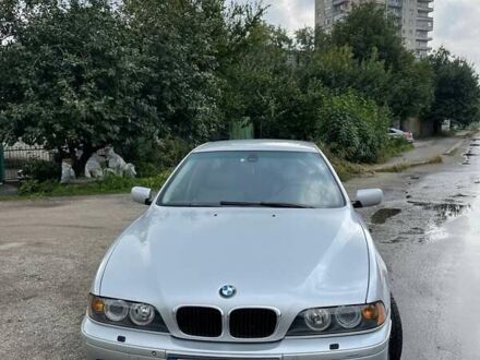 Серый БМВ 5 Серия, объемом двигателя 3 л и пробегом 318 тыс. км за 7500 $, фото 1 на Automoto.ua