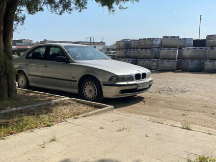 Серый БМВ 5 Серия, объемом двигателя 1.99 л и пробегом 280 тыс. км за 3514 $, фото 1 на Automoto.ua