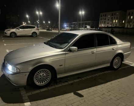 Серый БМВ 5 Серия, объемом двигателя 3 л и пробегом 500 тыс. км за 5000 $, фото 1 на Automoto.ua