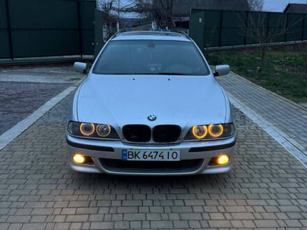 Серый БМВ 5 Серия, объемом двигателя 3 л и пробегом 420 тыс. км за 4850 $, фото 1 на Automoto.ua