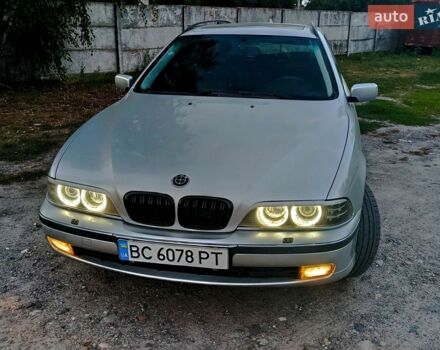 Серый БМВ 5 Серия, объемом двигателя 3 л и пробегом 443 тыс. км за 5500 $, фото 1 на Automoto.ua