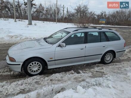 Серый БМВ 5 Серия, объемом двигателя 2.5 л и пробегом 357 тыс. км за 2800 $, фото 1 на Automoto.ua