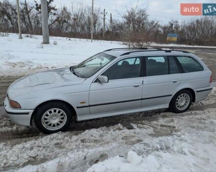 Серый БМВ 5 Серия, объемом двигателя 2.5 л и пробегом 357 тыс. км за 2800 $, фото 1 на Automoto.ua