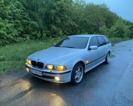 Серый БМВ 5 Серия, объемом двигателя 2.5 л и пробегом 377 тыс. км за 5000 $, фото 1 на Automoto.ua