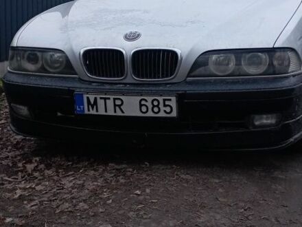 Серый БМВ 5 Серия, объемом двигателя 2.5 л и пробегом 350 тыс. км за 3000 $, фото 1 на Automoto.ua